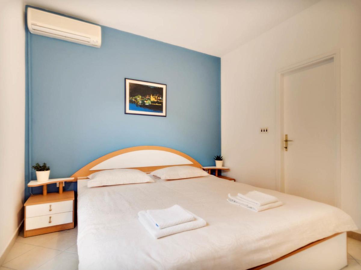 Apartments Zizic Vodice Room photo